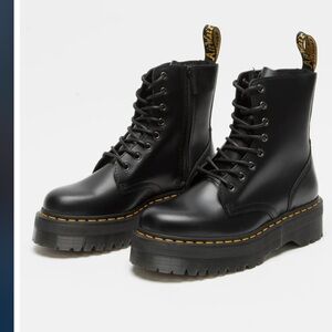 DR. MARTENS Jadon Womens Platform Boots Size 6M